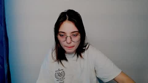 azumi_chan_ online show from January 11, 2026, 7:57 am
