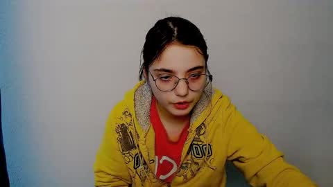 azumi_chan_ online show from January 16, 2026, 9:35 am