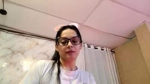 azura lion online show from April 30, 2026, 4:30 am