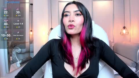 Azura online show from January 28, 2025, 7:53 pm