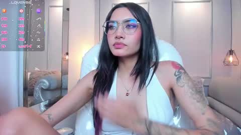 Azura online show from October 7, 2025, 7:33 pm