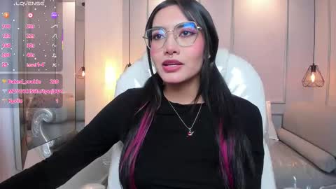 Azura online show from October 21, 2025, 7:47 pm