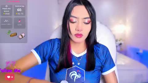 Azura online show from July 18, 2026, 7:06 pm