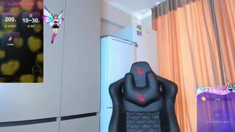 azure_moon online show from March 5, 2025, 5:40 am