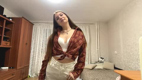 Stefania online show from April 6, 2026, 5:14 pm