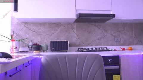 Isabella online show from May 24, 2026, 8:03 pm
