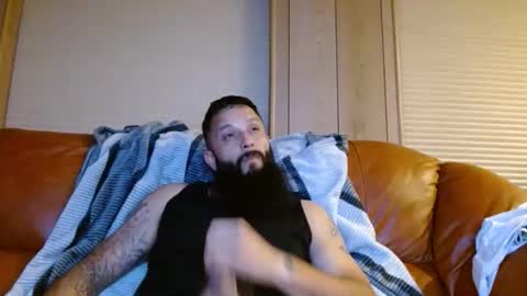 Snapshot of b713htx chatting on November 7, 2025, 8:03 am Miguel online show from November 7, 2025, 8:03 am