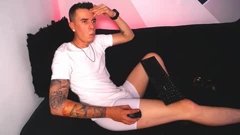 baan9 online show from February 4, 2025, 1:48 pm