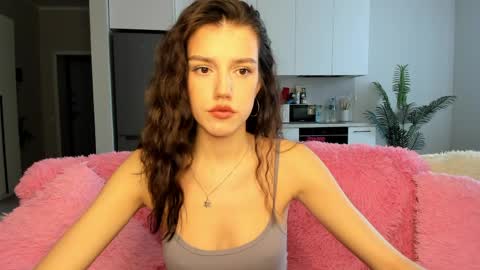 Monica online show from April 9, 2026, 3:28 am