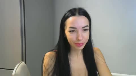 Snapshot of babe_catherine chatting on January 3, 2025, 10:19 pm babe Sara3 online show from January 3, 2025, 10:19 pm