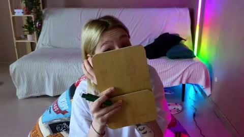 Sweety Eva online show from May 12, 2026, 4:09 am