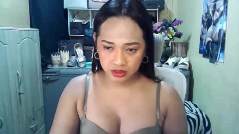 cassandra online show from November 23, 2025, 10:31 pm