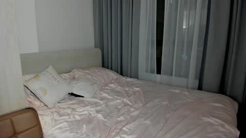 Call me baby  real name Eva   online show from February 5, 2025, 2:48 pm