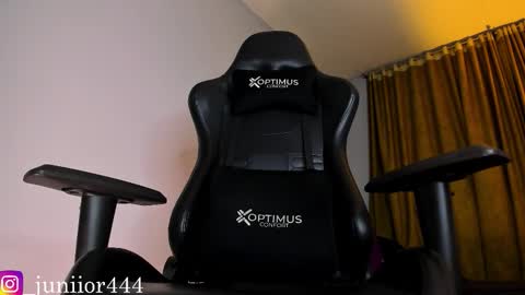 Junior       Independent Model online show from January 8, 2026, 3:42 am