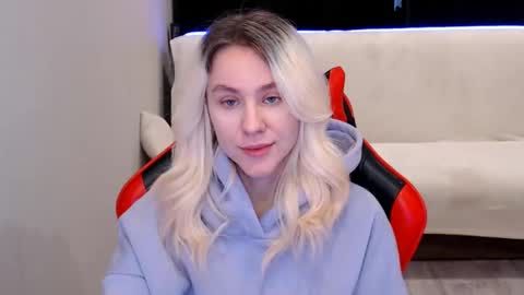 baby_kitte online show from December 10, 2024, 5:07 am