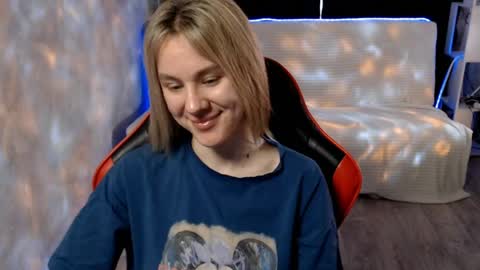 baby_kitte online show from April 10, 2026, 3:56 am