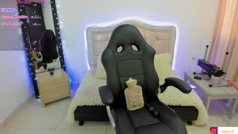 Dulce  Stefa  online show from January 1, 2025, 1:48 pm