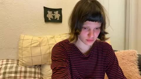 Snapshot of baby_meimei chatting on December 10, 2024, 7:43 pm mei online show from December 10, 2024, 7:43 pm