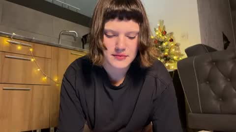 Snapshot of baby_meimei chatting on December 24, 2024, 7:00 pm mei online show from December 24, 2024, 7:00 pm