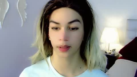 KENDALL online show from October 1, 2025, 7:42 pm