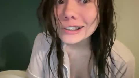 ava online show from April 15, 2026, 4:30 am