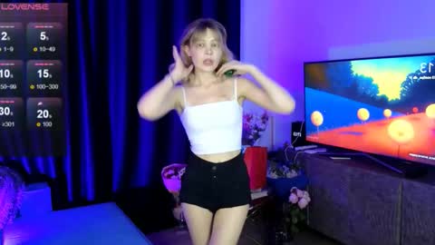 hiii honey im Diana 3 online show from November 15, 2025, 2:13 pm