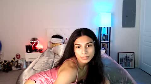 Snapshot of babyempathy chatting on February 20, 2025, 6:28 am akira online show from February 20, 2025, 6:28 am