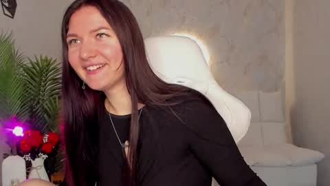 Sophia online show from September 23, 2025, 4:04 am