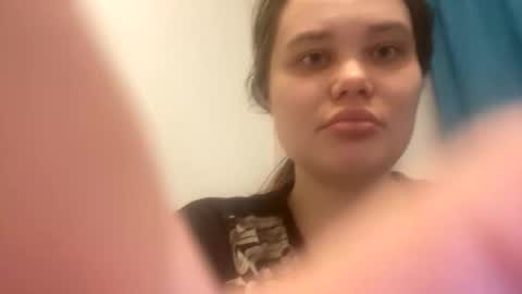 Snapshot of babymeow17 chatting on April 25, 2026, 2:36 am babymeow17 online show from April 25, 2026, 2:36 am