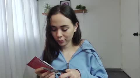 Snapshot of babyprincesstalia chatting on February 7, 2025, 8:31 pm Talia online show from February 7, 2025, 8:31 pm