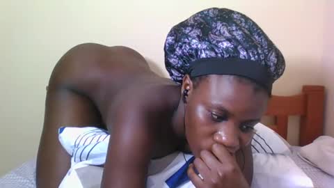 PRISCILLAH online show from November 28, 2025, 11:29 pm