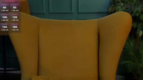 Chloe online show from December 15, 2024, 6:37 pm