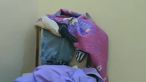 babyyolly online show from September 16, 2025, 1:17 am