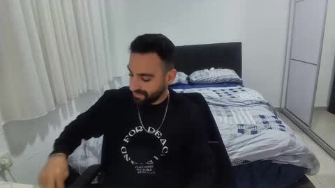 Snapshot of badboymantube chatting on January 28, 2025, 6:39 pm badboymantube online show from January 28, 2025, 6:39 pm