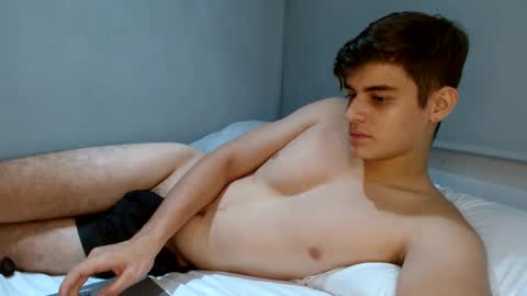 Snapshot of badbunny_69_ chatting on February 25, 2025, 9:09 am badbunny_69_ online show from February 25, 2025, 9:09 am