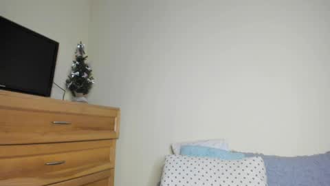 Snapshot of badmodel_ chatting on December 10, 2024, 2:06 pm Name online show from December 10, 2024, 2:06 pm