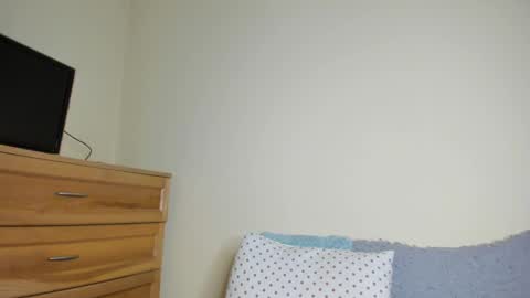 Snapshot of badmodel_ chatting on January 22, 2025, 8:17 pm Name online show from January 22, 2025, 8:17 pm