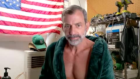 Snapshot of badnightwolf chatting on September 19, 2025, 1:45 pm Silver online show from September 19, 2025, 1:45 pm