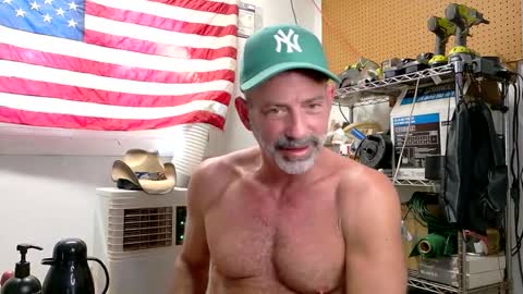 Snapshot of badnightwolf chatting on October 7, 2025, 4:26 pm Silver online show from October 7, 2025, 4:26 pm