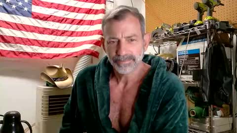 Snapshot of badnightwolf chatting on October 10, 2025, 11:20 am Silver online show from October 10, 2025, 11:20 am