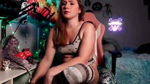 Bae Bae Blue online show from December 18, 2025, 8:04 pm