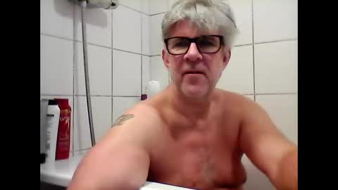 Snapshot of baggelina75 chatting on January 26, 2025, 5:34 pm baggelina75 online show from January 26, 2025, 5:34 pm