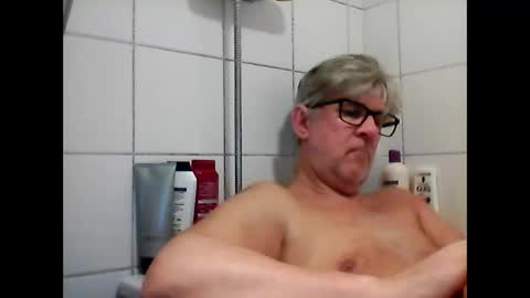 Snapshot of baggelina75 chatting on January 27, 2025, 7:13 pm baggelina75 online show from January 27, 2025, 7:13 pm