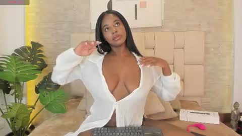 bahamadia_ online show from July 10, 2026, 3:44 am