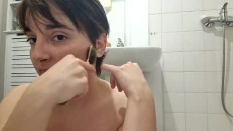 Baiedesbois online show from October 16, 2025, 6:31 pm