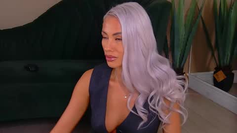 bailey_rush online show from September 20, 2025, 1:23 pm