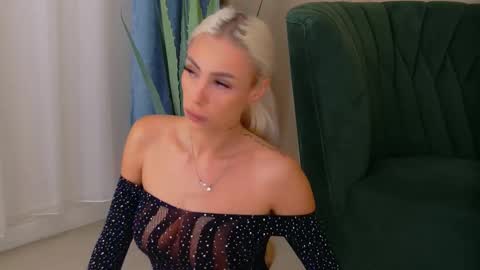 bailey_rush online show from November 17, 2025, 4:46 pm