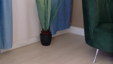 bailey_rush online show from December 19, 2025, 4:14 pm