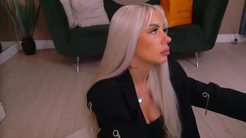 bailey_rush online show from April 18, 2026, 6:12 pm