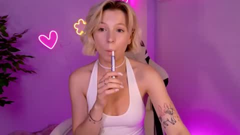 Snapshot of balerinacappuccino_ chatting on July 10, 2026, 10:07 am Elly online show from July 10, 2026, 10:07 am